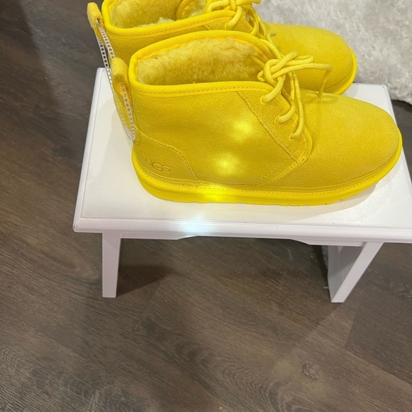 UGG Women's Neumel Fashion Boot - Picture 2 of 9